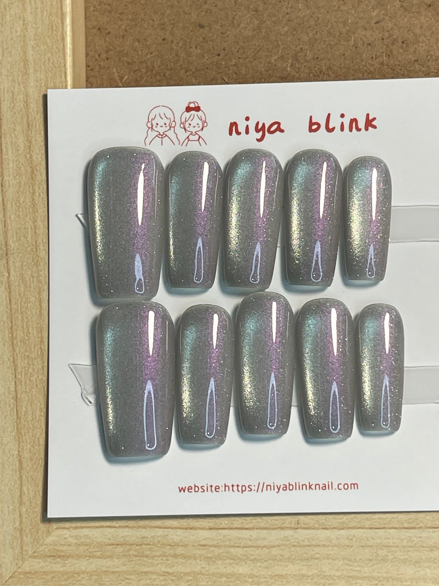 medium cat eye (Coffin Shape