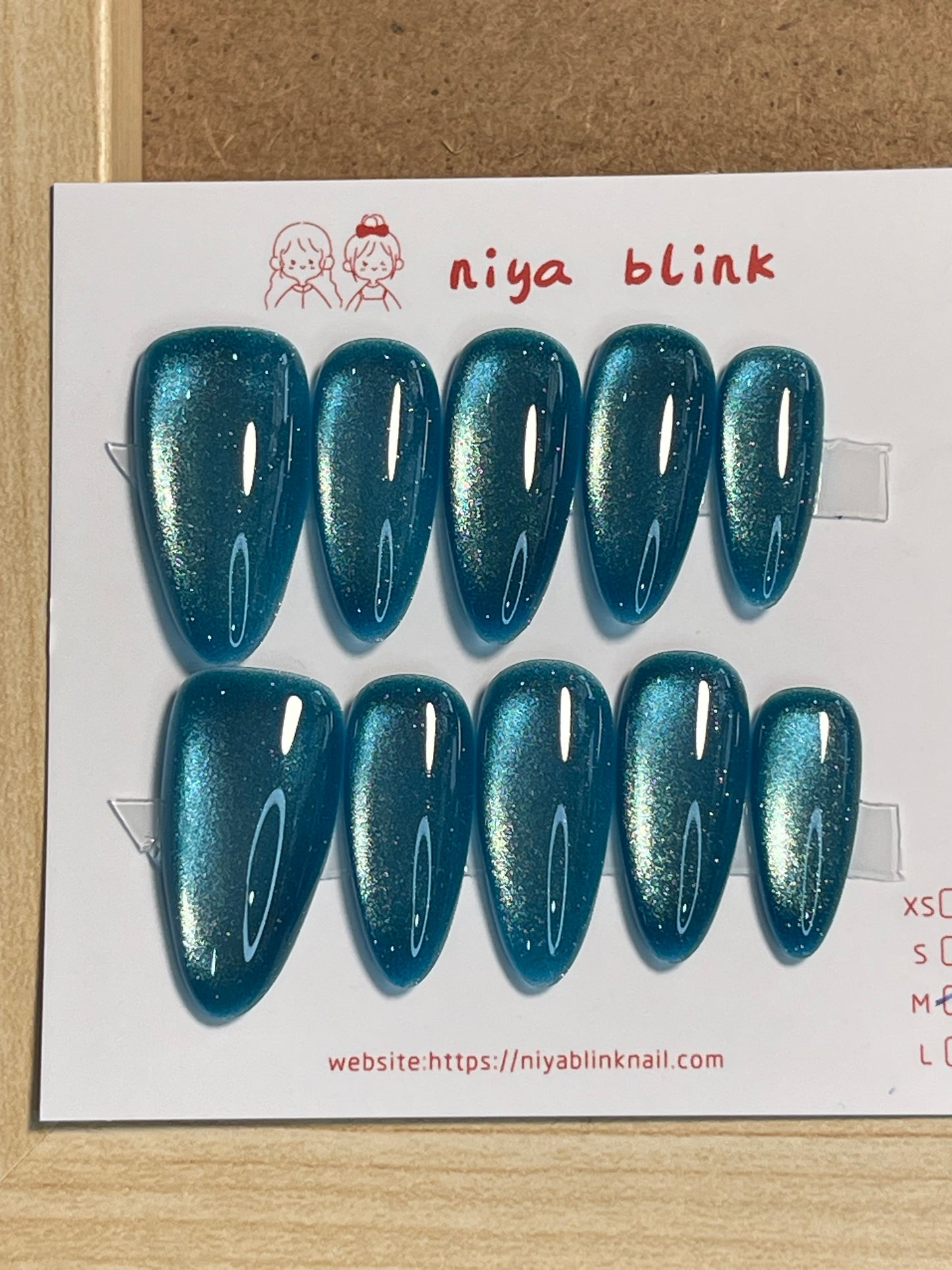 medium cat eye (Medium Almond