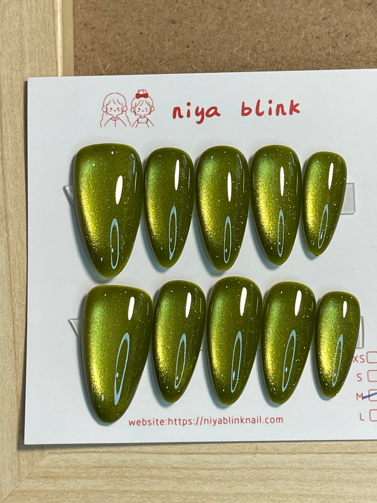 medium cat eye (Medium Almond