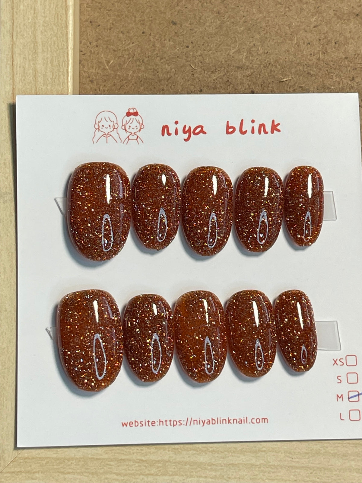 Medium cat eye （Short oval