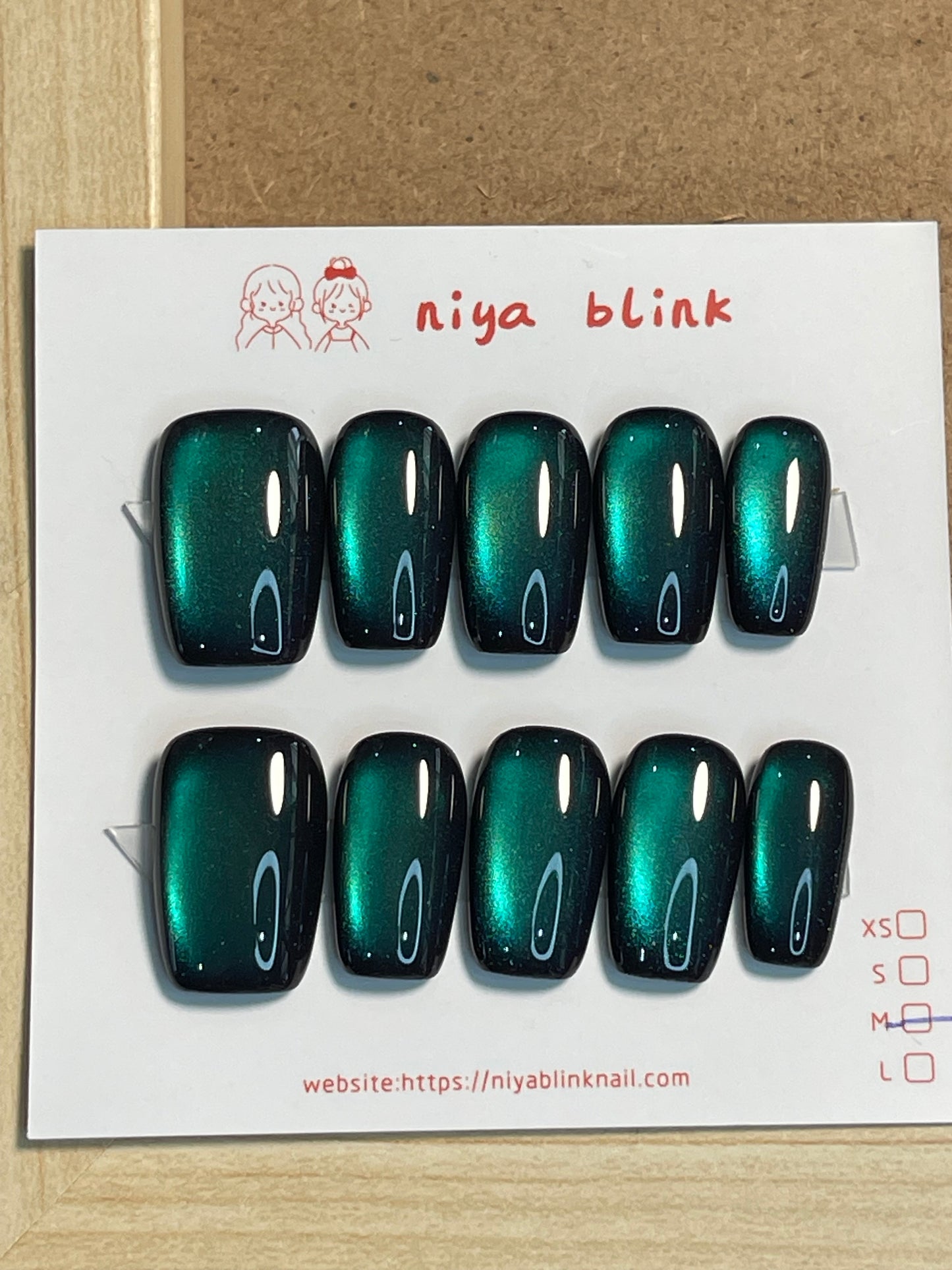 Medium cat eye （Square
