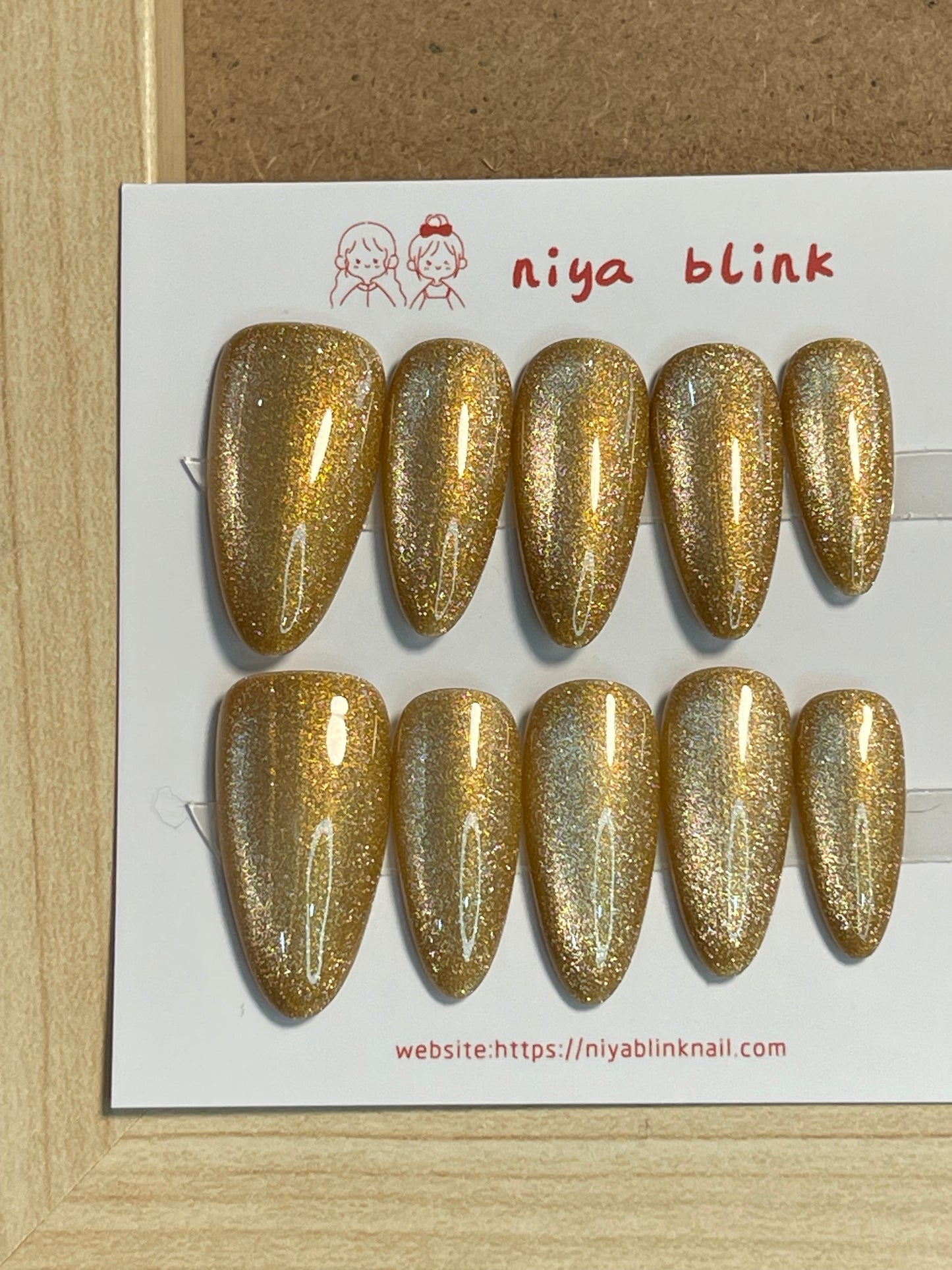 medium cat eye (Medium Almond