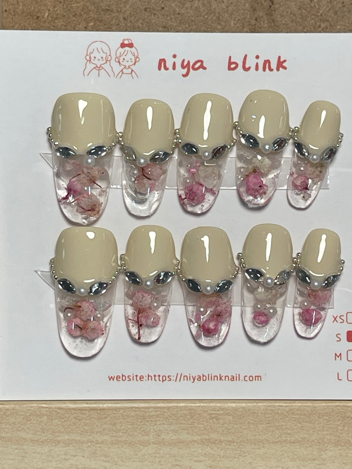 Small Oval 2665