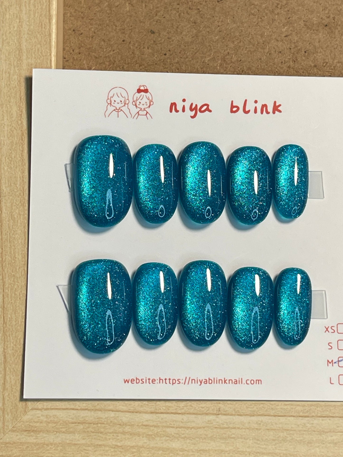 Medium cat eye （Short oval