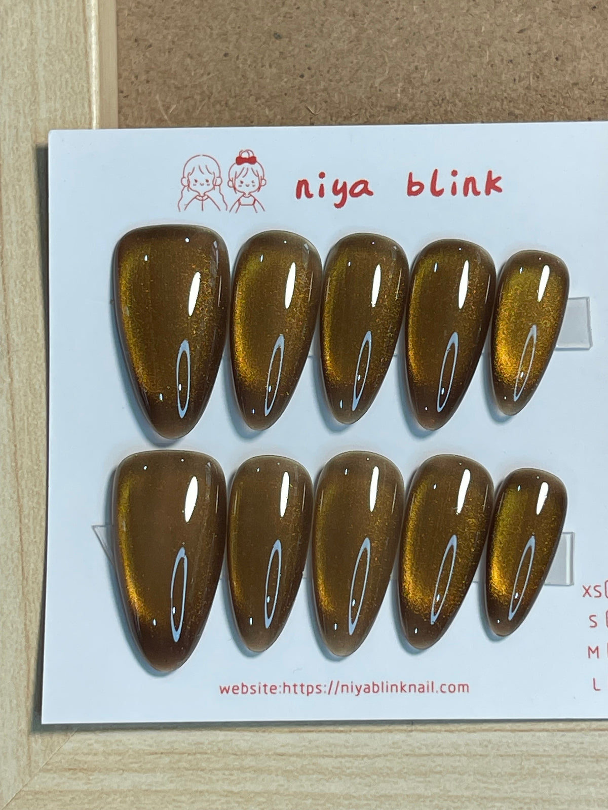 medium cat eye (Medium Almond