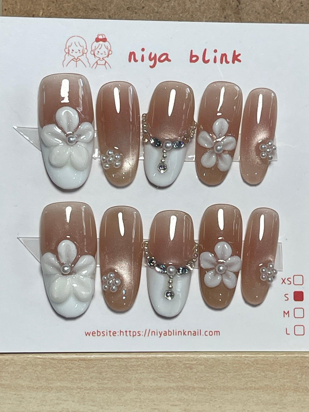 Small Oval 2668