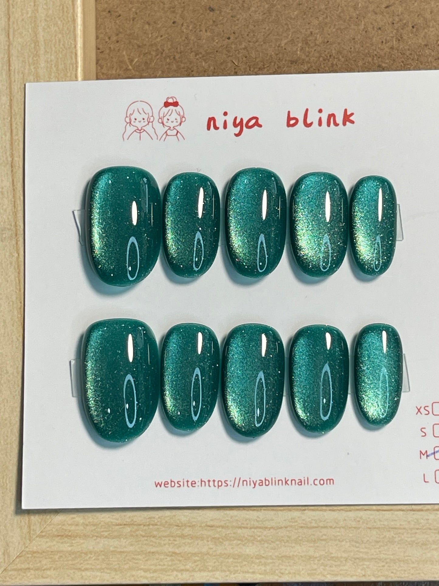 Medium cat eye （Short oval