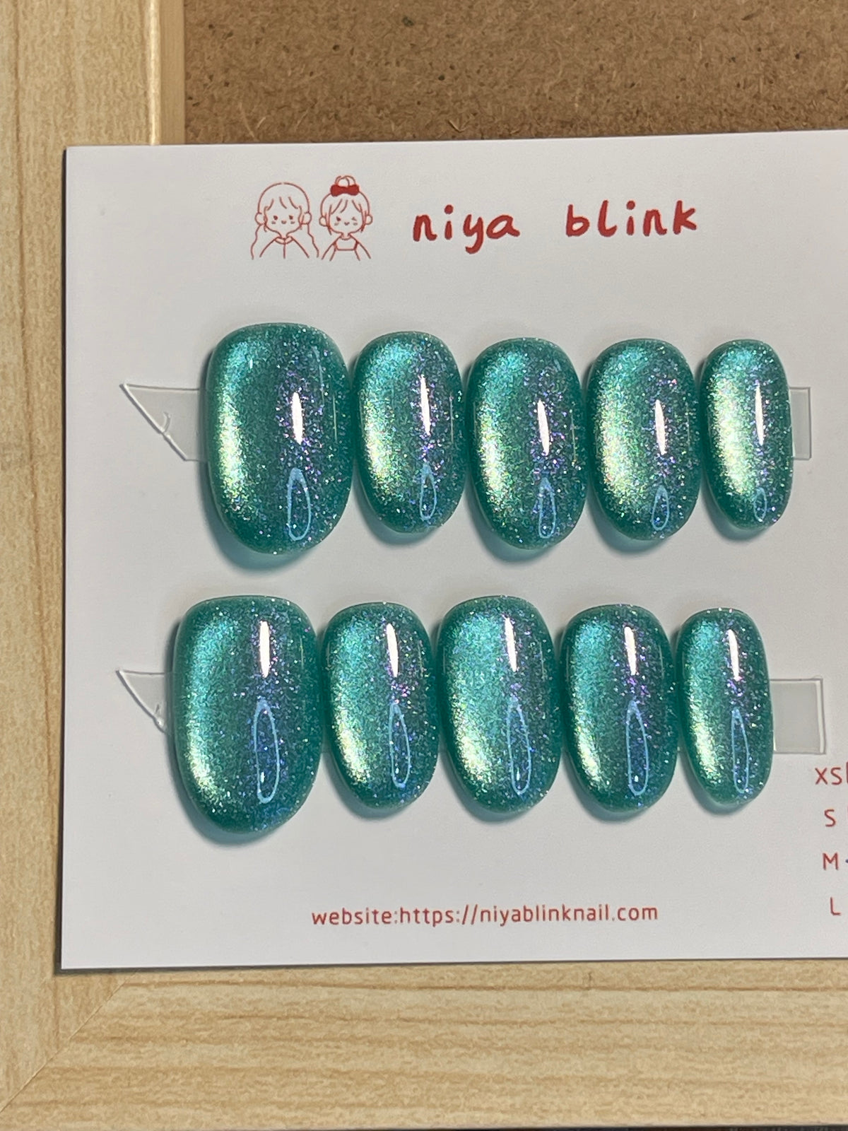 Medium cat eye （Short oval