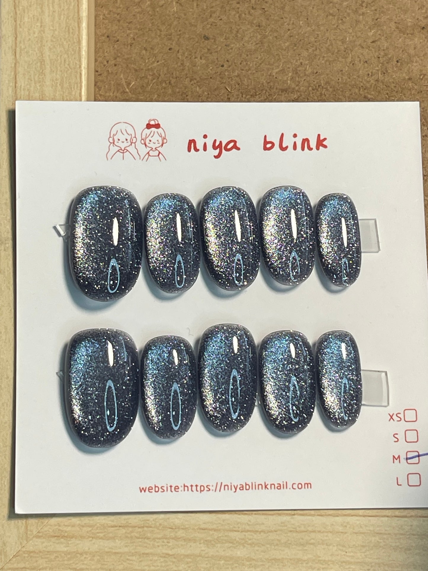 Medium cat eye （Short oval