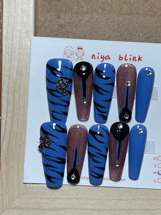Medium coffin 4823