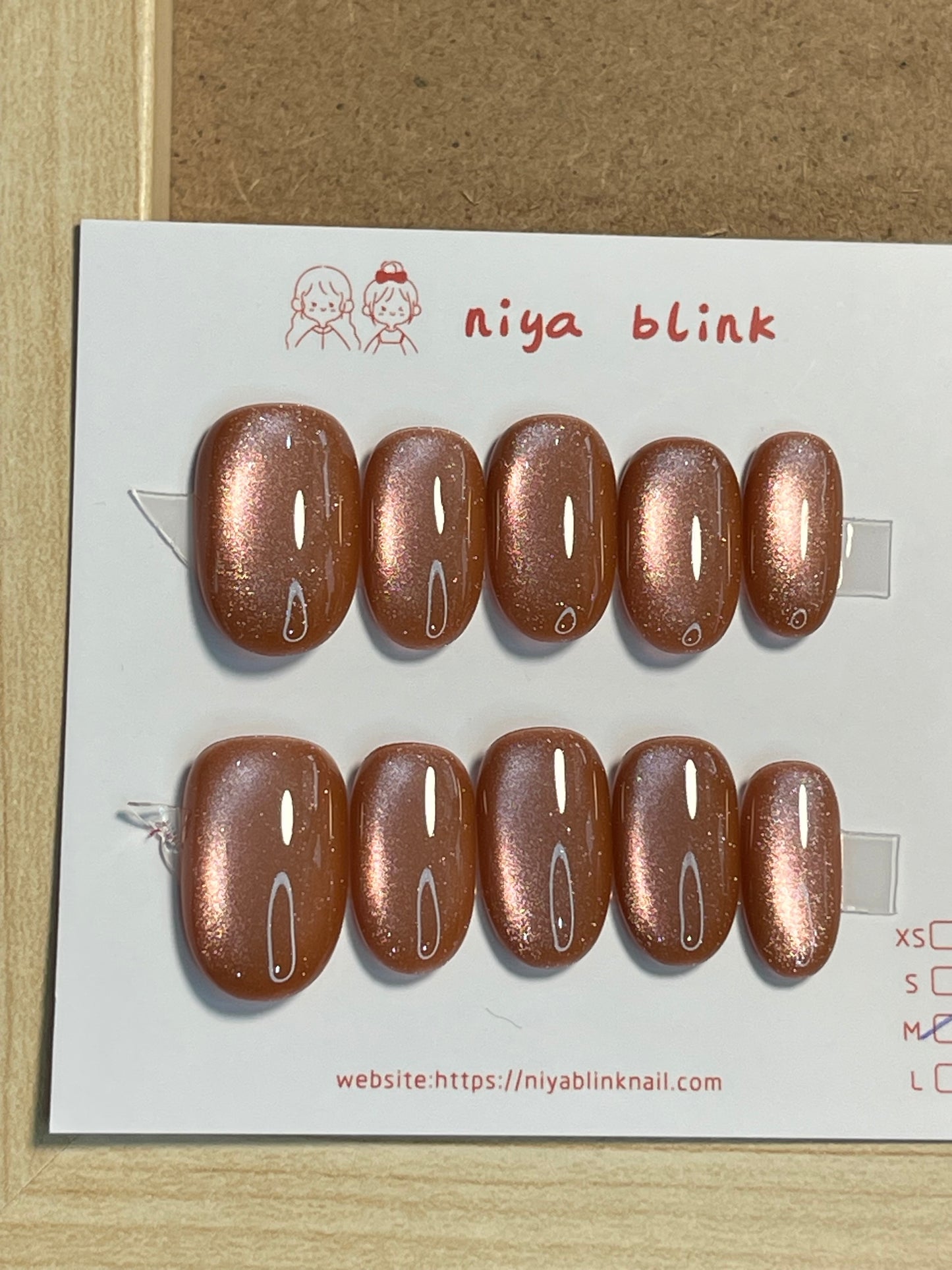 Medium cat eye （Short oval