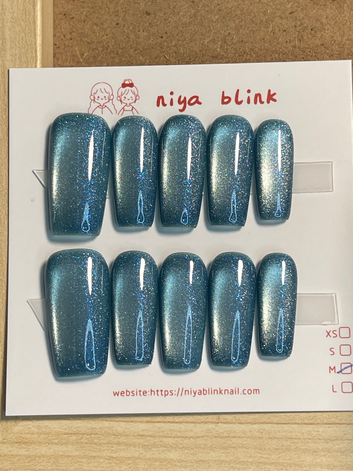 medium cat eye (Coffin Shape