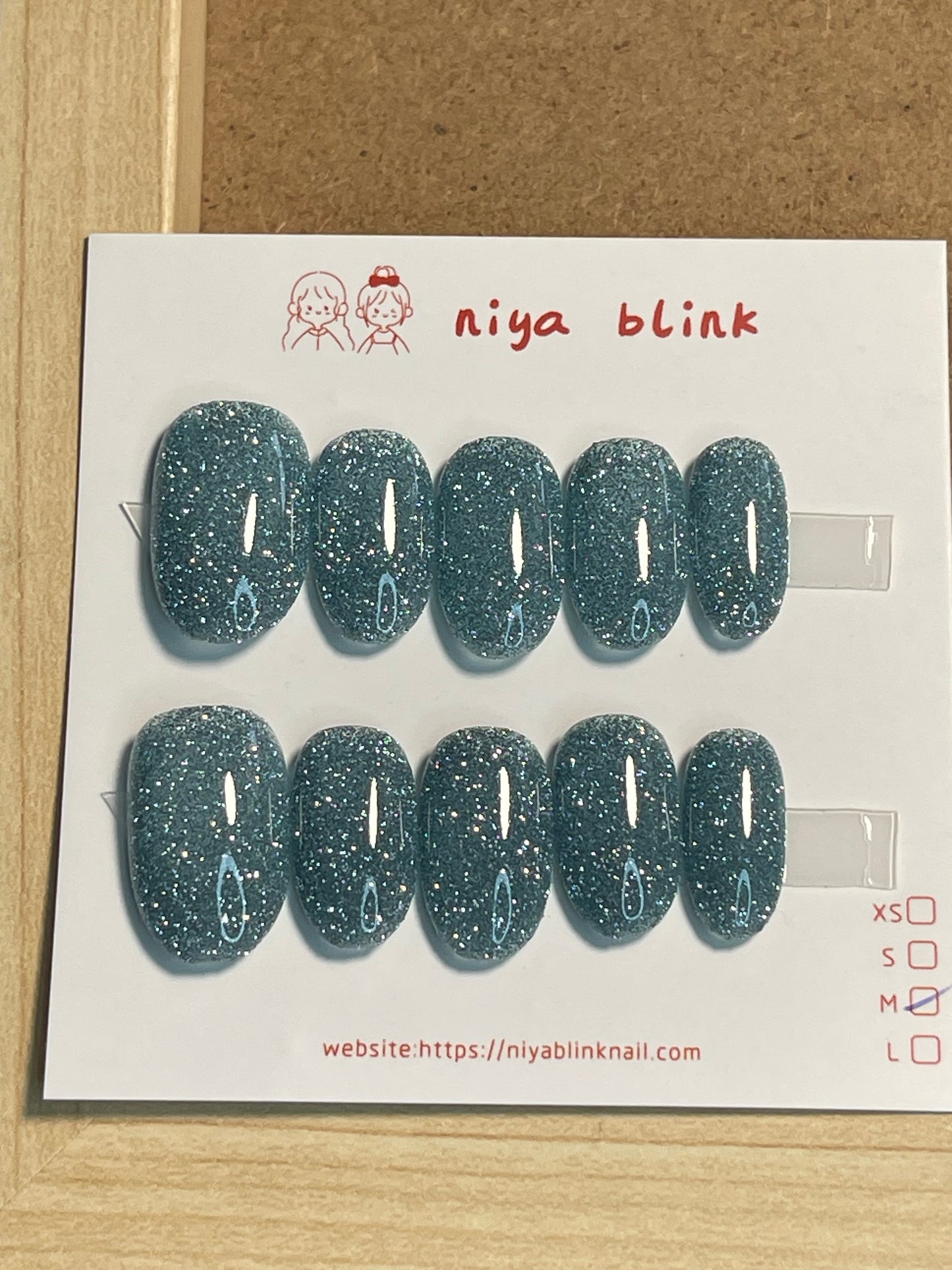 Medium cat eye （Short oval