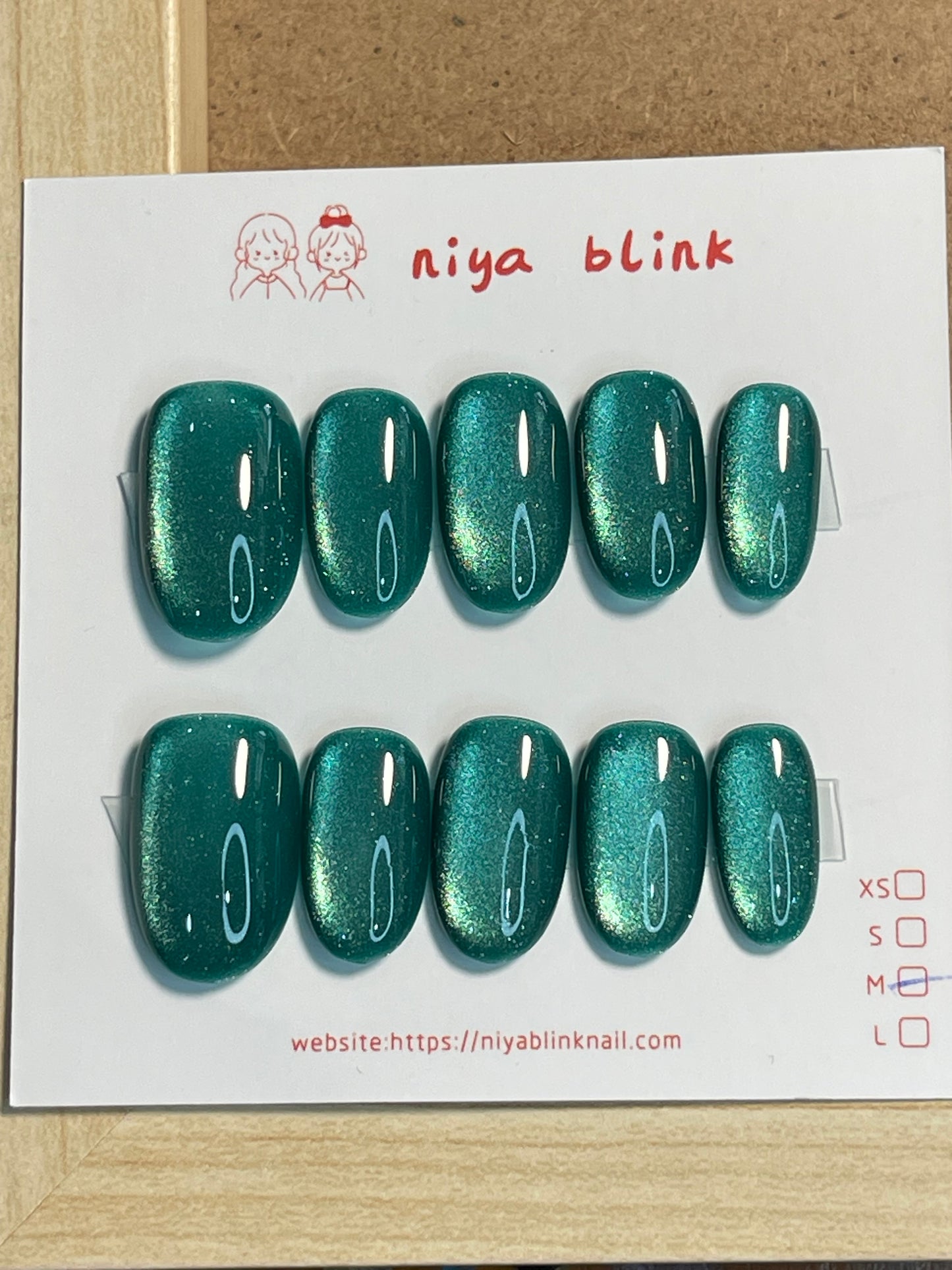 Medium cat eye （Short oval