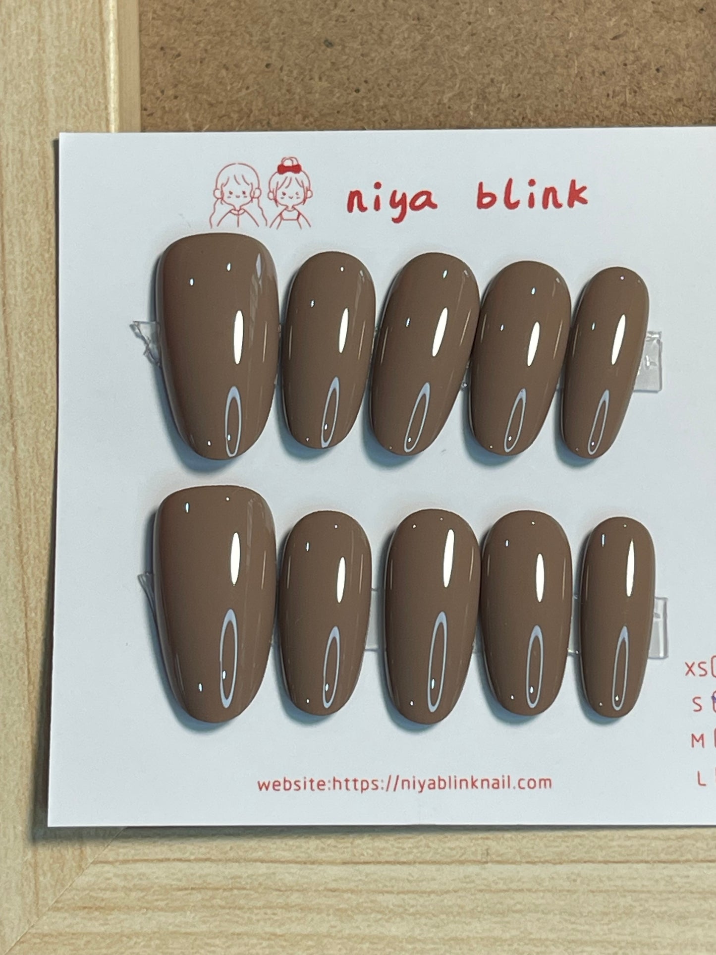 medium cat eye (Medium Almond
