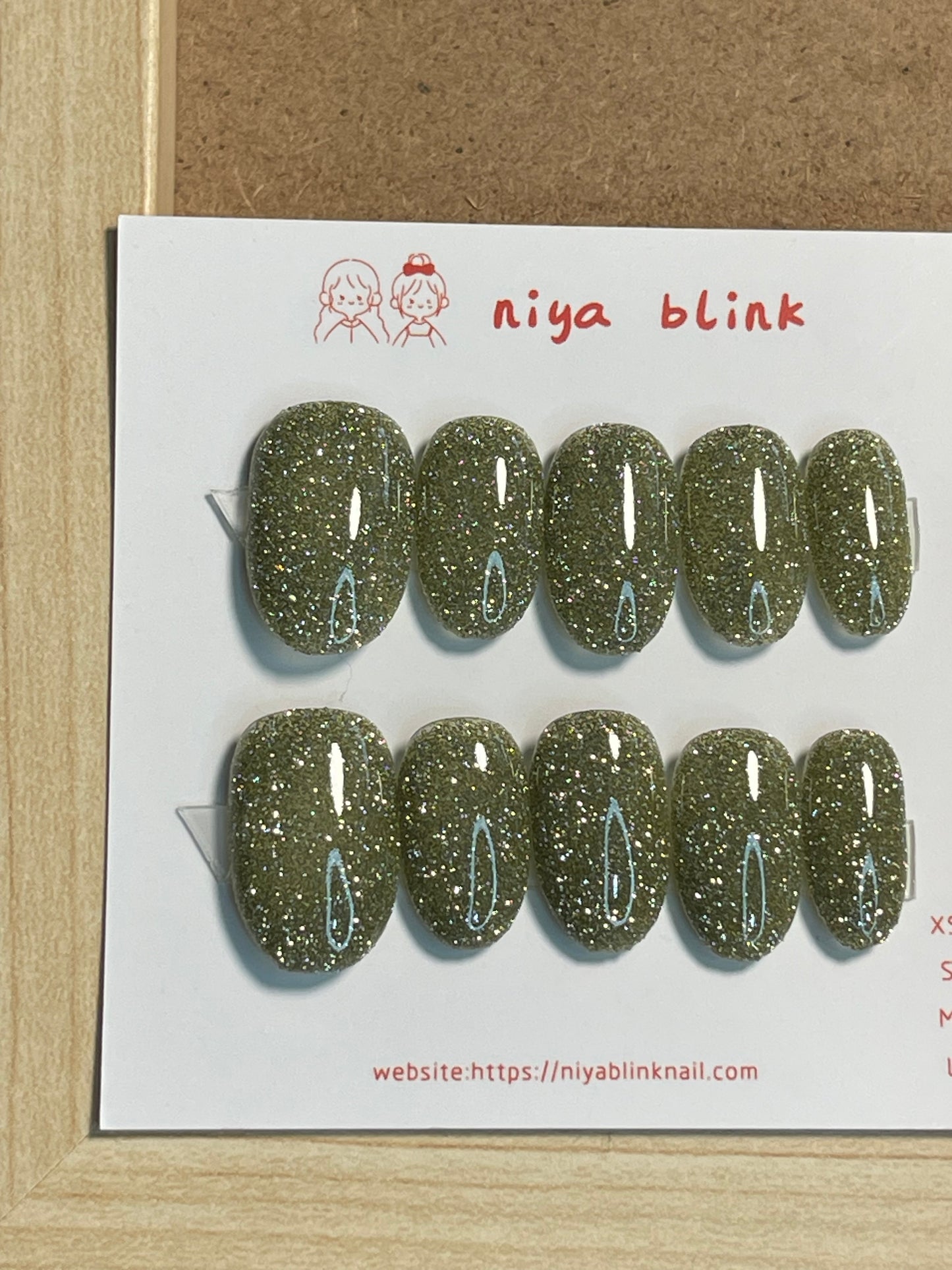 Medium cat eye （Short oval