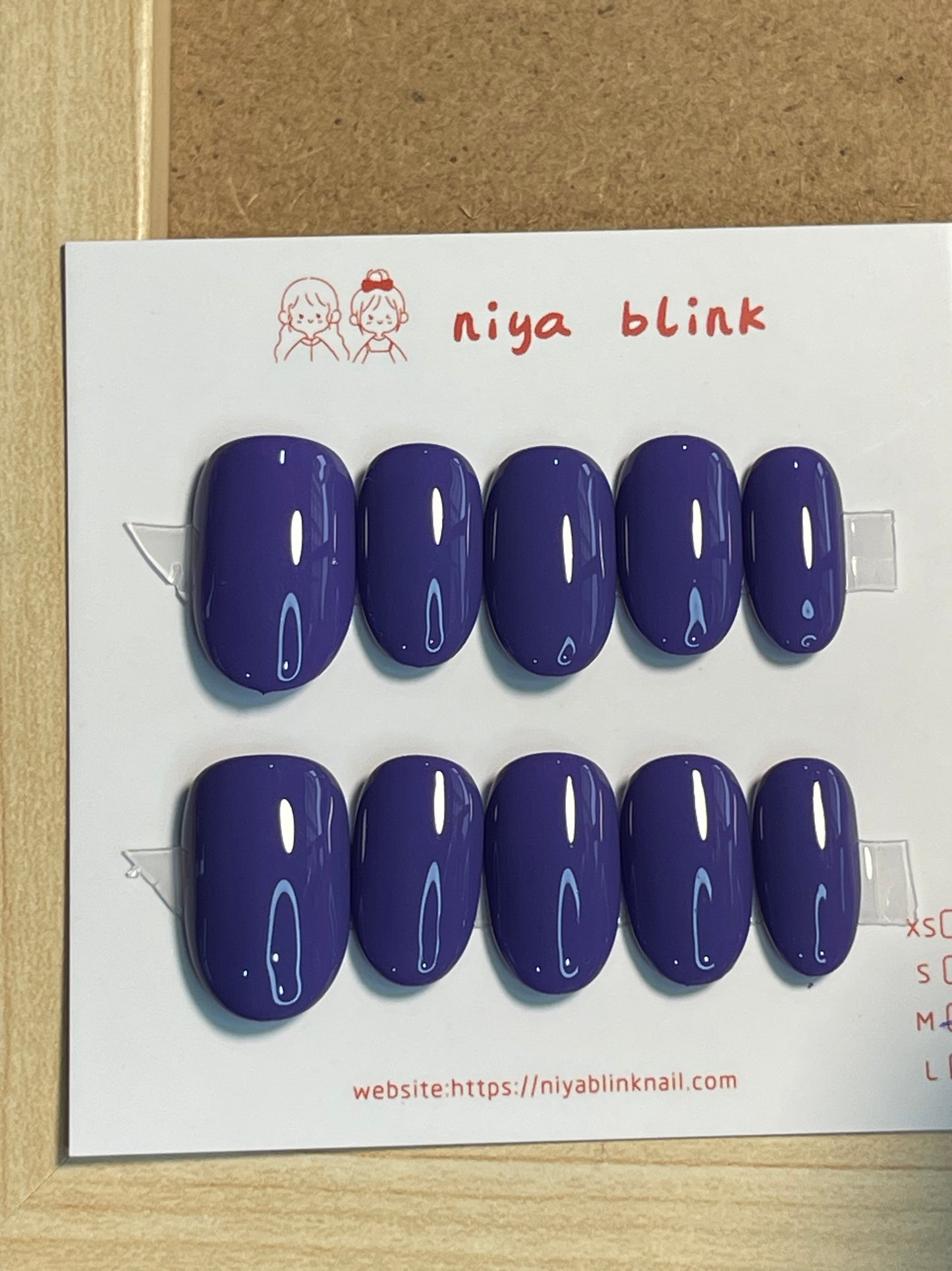 Medium cat eye （Short oval