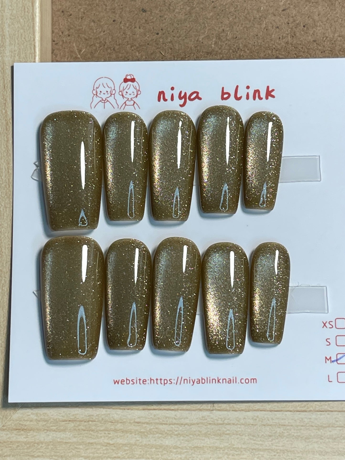 medium cat eye (Coffin Shape