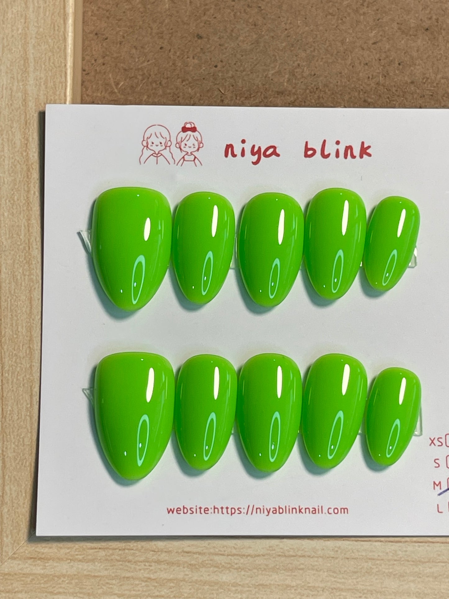 Medium cat eye （Short almond