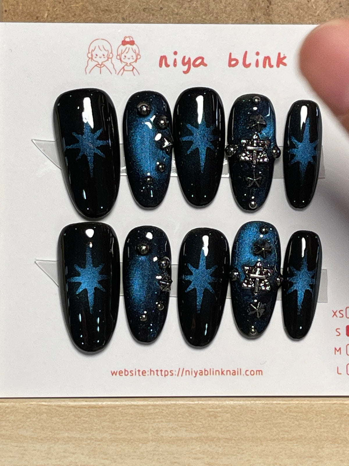 Small Oval 2673