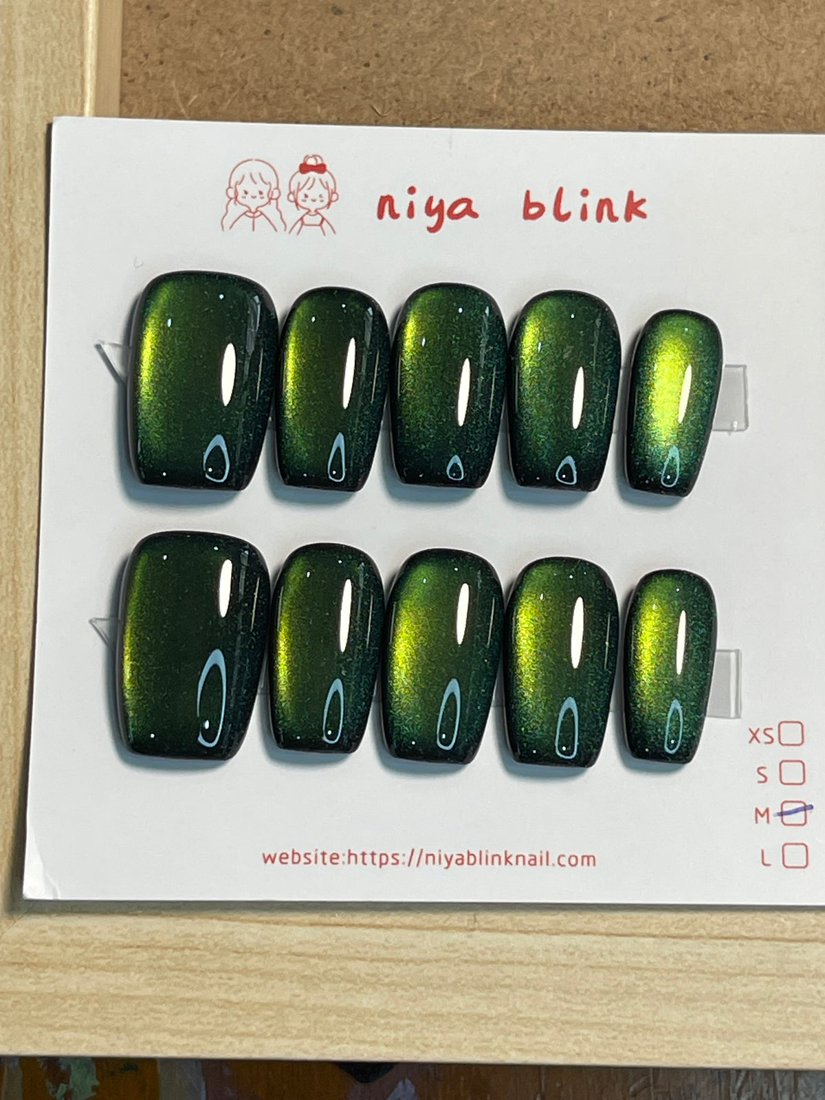 Medium cat eye （Square